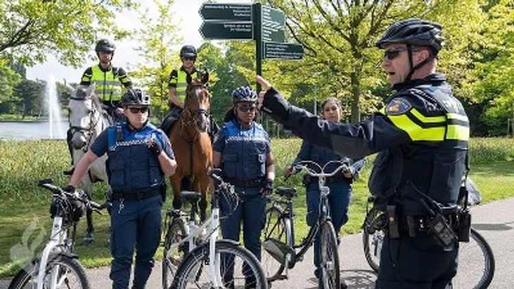 Den Haag - Bezoek prins Harry: politiewerk in beeld